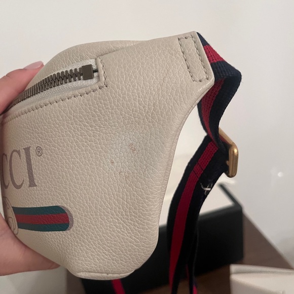 Gucci Cream and Black Belt Bag - Picture 3 of 7